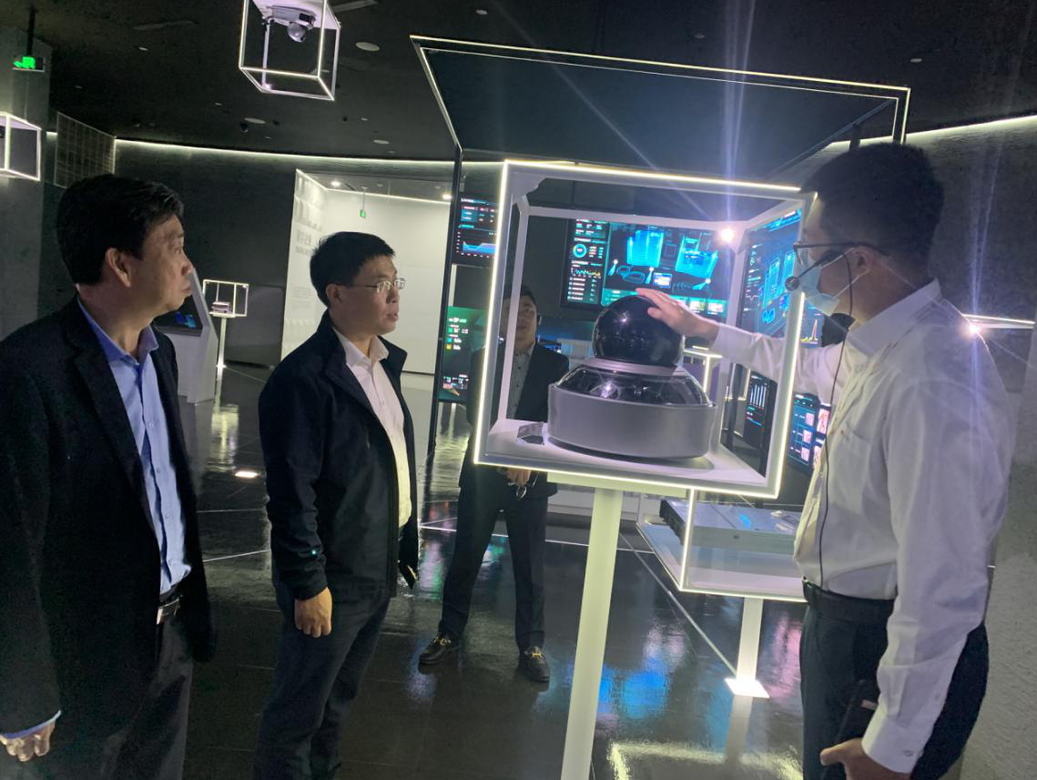 县数据资源管理局赴浙江开展招商引资活动