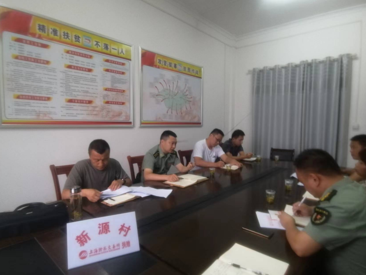 卜爱文到隘口乡督导征兵工作
