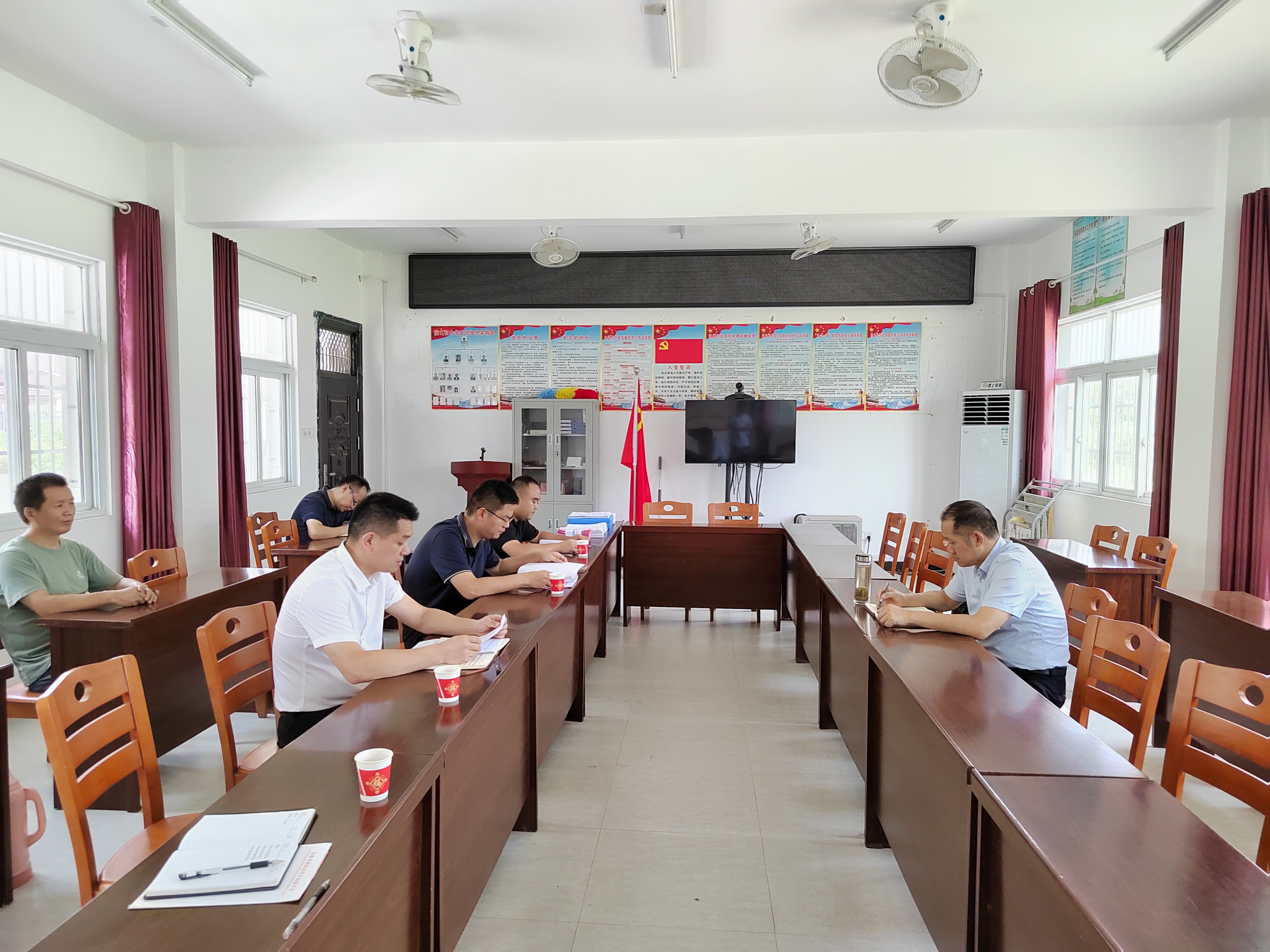 鲁长江到隘口调研督导工作