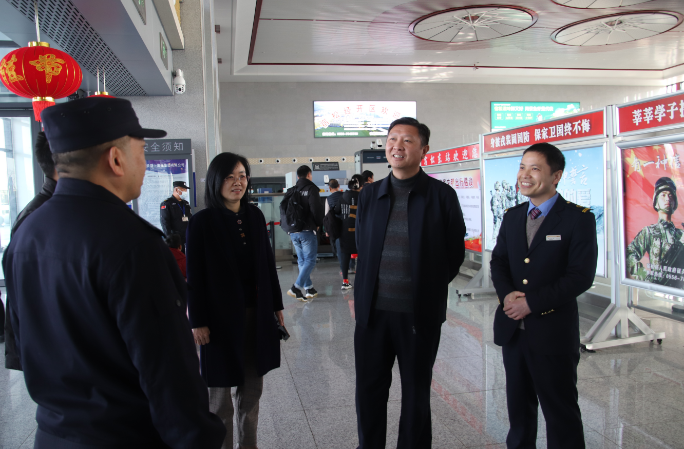 许晓峰督导春节期间交通安全、文旅市场运营情况