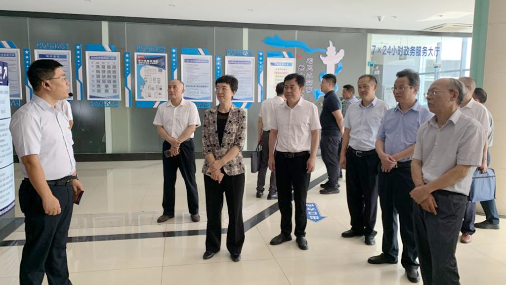 全国人大常委会法工委来县政务服务中心视察调研