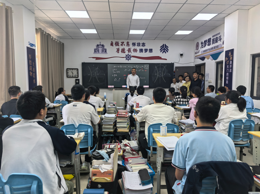 曹晓革调研高考备考工作 宿松新闻网