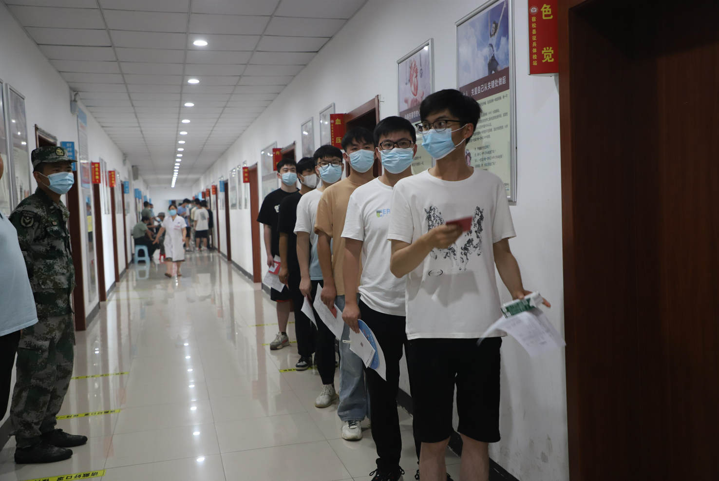 我县组织首批大学毕业生参加今年下半年征兵体检 宿松新闻网