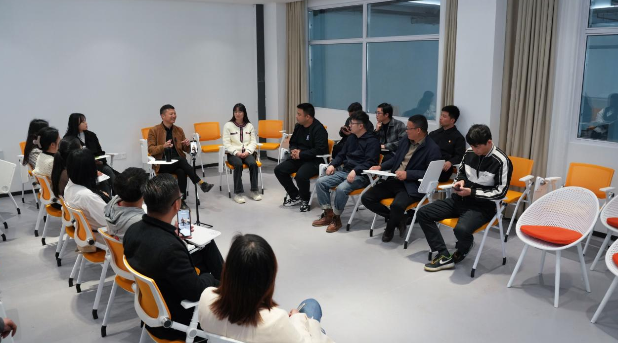 宿松县委网信办组织自媒体代表赴智慧云仓电商示范园参观学习 宿松新闻网