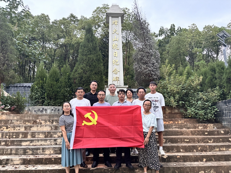 光荣初中1.jpg