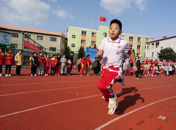实验小学1.jpg